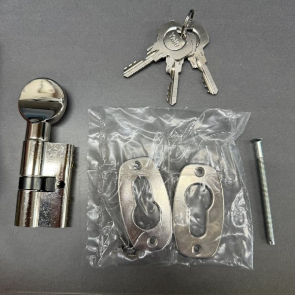 画像1: Yale　シリンダー 鍵3本付 シルバー  (1)